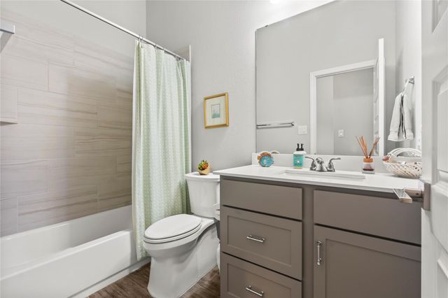 242 Crest Sights Drive, Montgomery, TX 77316