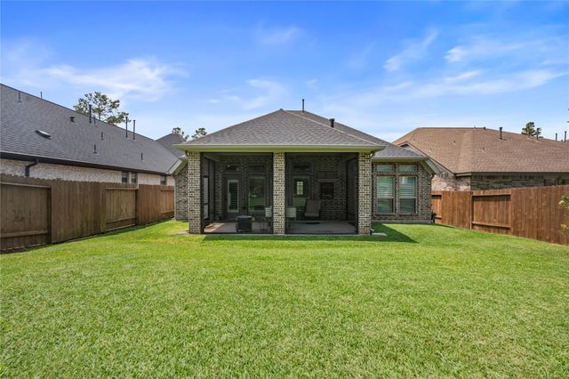 242 Crest Sights Drive, Montgomery, TX 77316