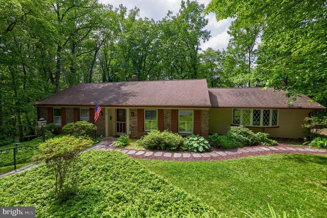 419 LANCASTER AVE, Mount Gretna, PA 17064