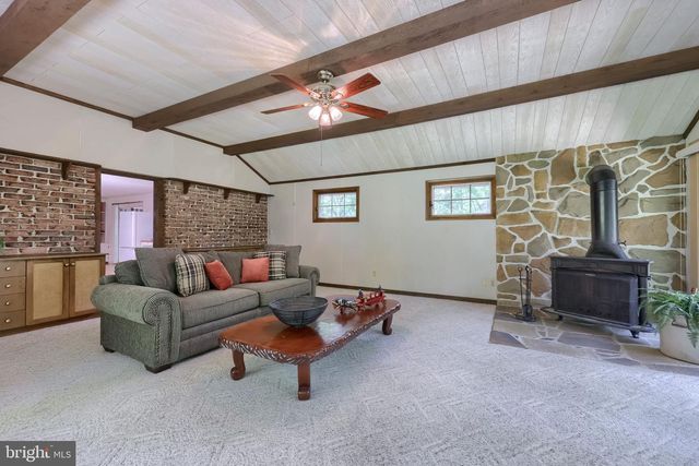419 LANCASTER AVE, Mount Gretna, PA 17064
