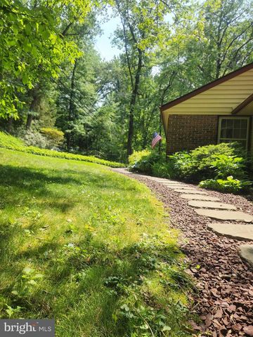 419 LANCASTER AVE, Mount Gretna, PA 17064