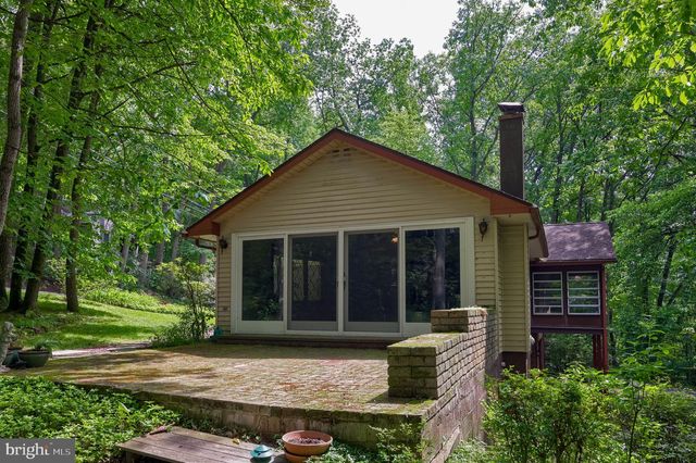 419 LANCASTER AVE, Mount Gretna, PA 17064