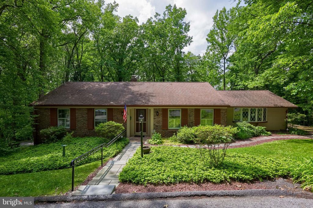 419 LANCASTER AVE, Mount Gretna, PA 17064