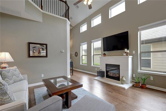 7233 Menchaca RD 27, Austin, TX 78745