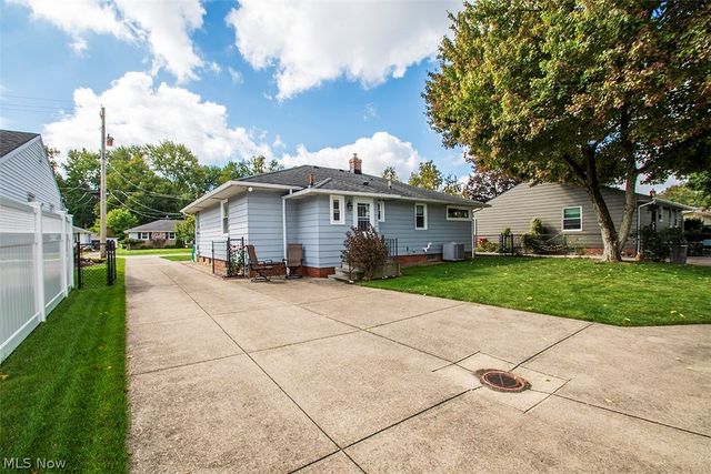 22276 Sandy Lane, Fairview Park, OH 44126