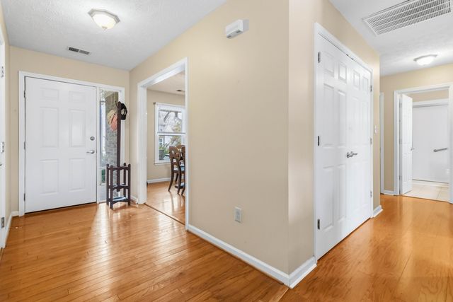 996 Wedgewood Road, Lexington, KY 40514