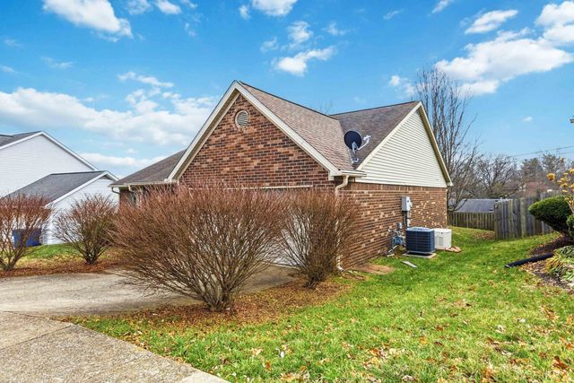 996 Wedgewood Road, Lexington, KY 40514