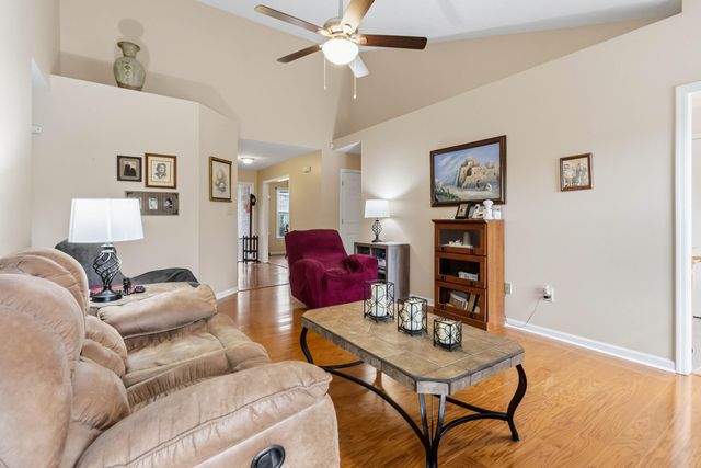 996 Wedgewood Road, Lexington, KY 40514