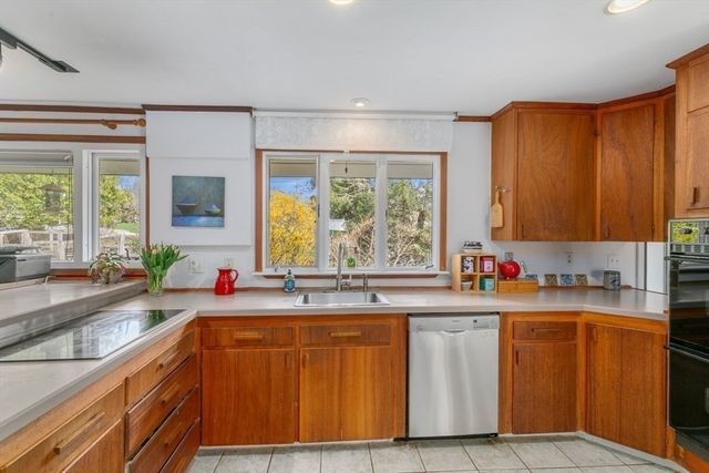 23 Alden Road, Andover, MA 01810