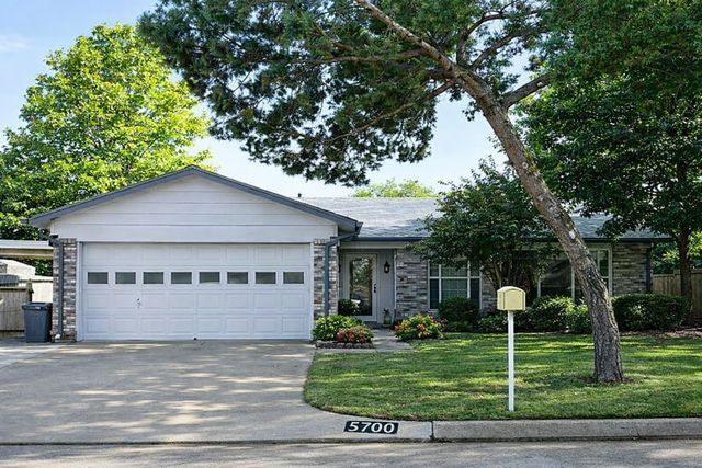 5700 Cherilee Lane, Haltom City, TX 76148