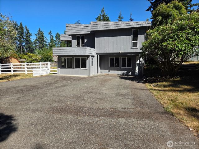 904 Seamount Drive, Port Angeles, WA 98363