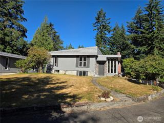 904 Seamount Drive, Port Angeles, WA 98363
