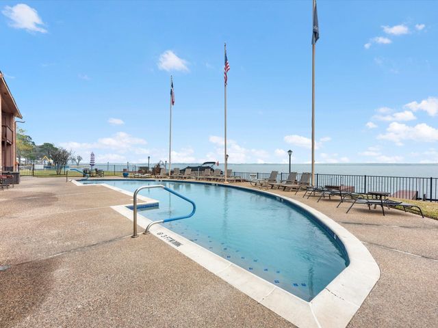 801 River Road 114F, Montgomery, TX 77356