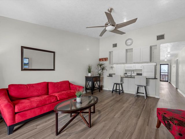 801 River Road 114F, Montgomery, TX 77356