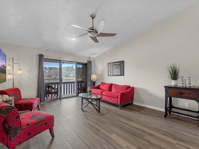 801 River Road 114F, Montgomery, TX 77356