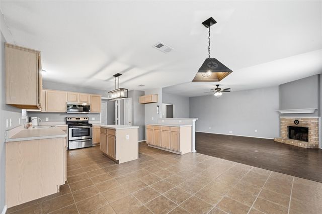 821 Rowdy Drive, Royse City, TX 75189