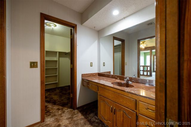 6243 S 87th East Avenue, Tulsa, OK 74133