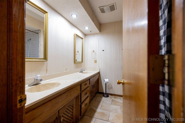 6243 S 87th East Avenue, Tulsa, OK 74133