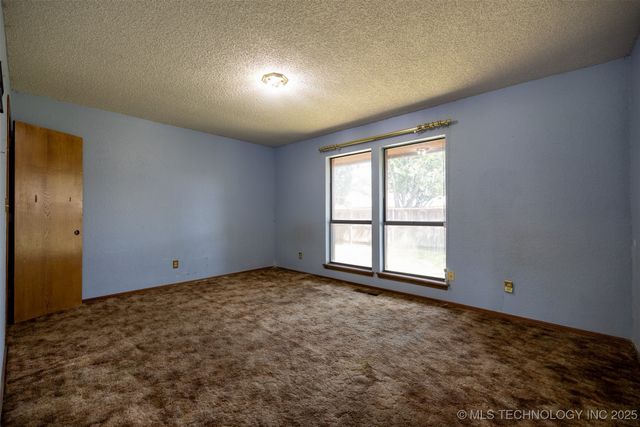 6243 S 87th East Avenue, Tulsa, OK 74133