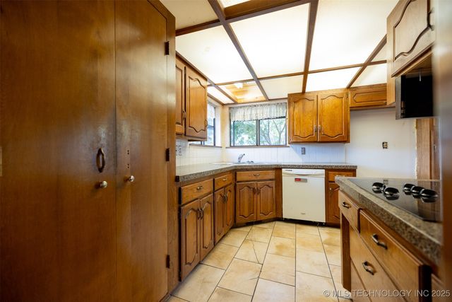 6243 S 87th East Avenue, Tulsa, OK 74133