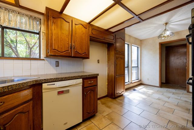 6243 S 87th East Avenue, Tulsa, OK 74133