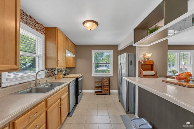 709 Frey Drive, Manhattan, KS 66502