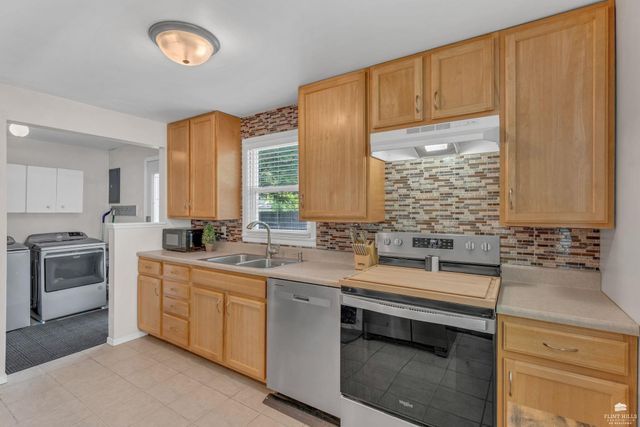 709 Frey Drive, Manhattan, KS 66502