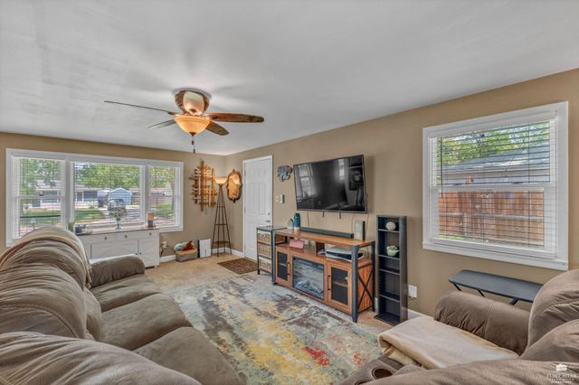 709 Frey Drive, Manhattan, KS 66502
