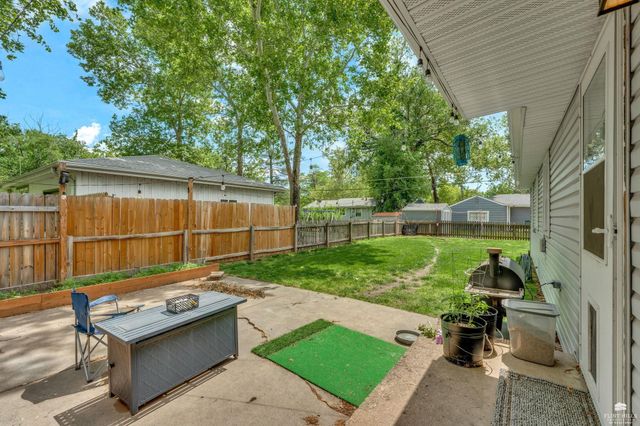 709 Frey Drive, Manhattan, KS 66502