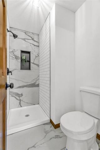 7803 NW Lynns Lane, Weatherby Lake, MO 64152