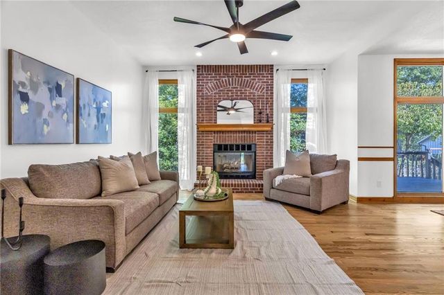 7803 NW Lynns Lane, Weatherby Lake, MO 64152