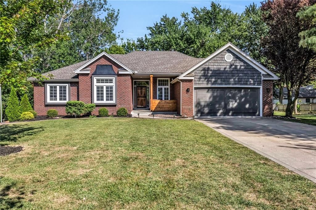 7803 NW Lynns Lane, Weatherby Lake, MO 64152