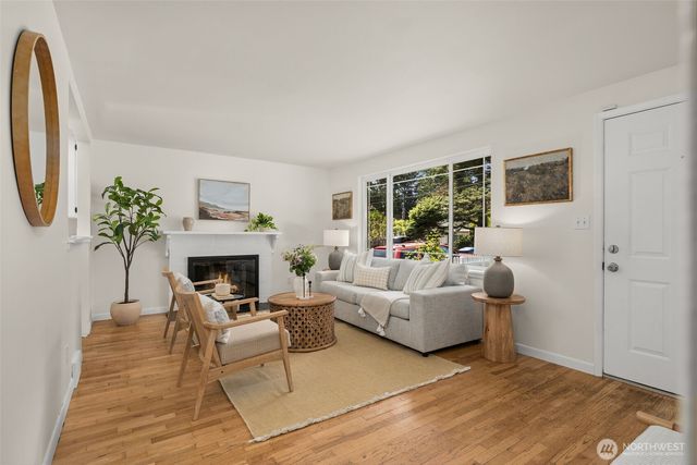 14032 Stone Avenue N, Seattle, WA 98133