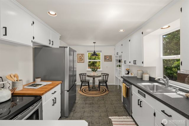14032 Stone Avenue N, Seattle, WA 98133