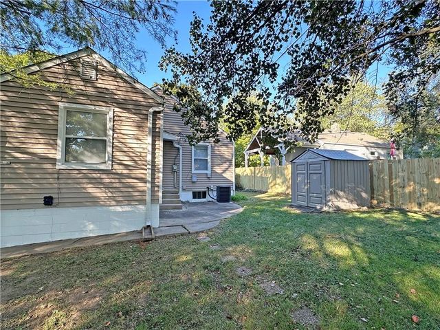 701 W 86th Street, Kansas City, MO 64114