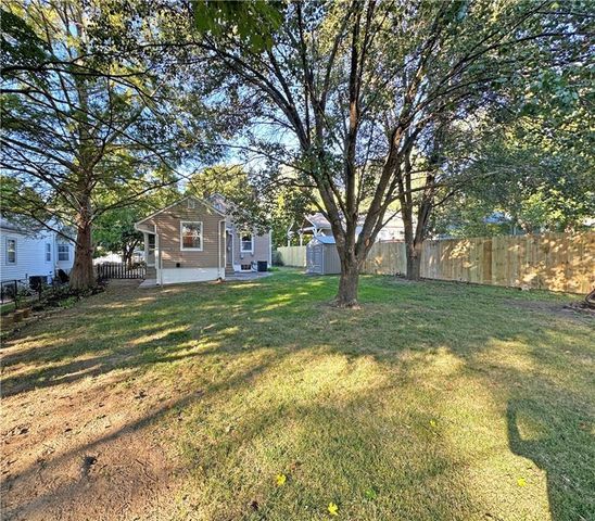 701 W 86th Street, Kansas City, MO 64114