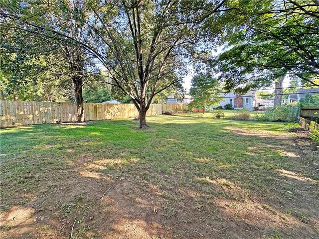 701 W 86th Street, Kansas City, MO 64114