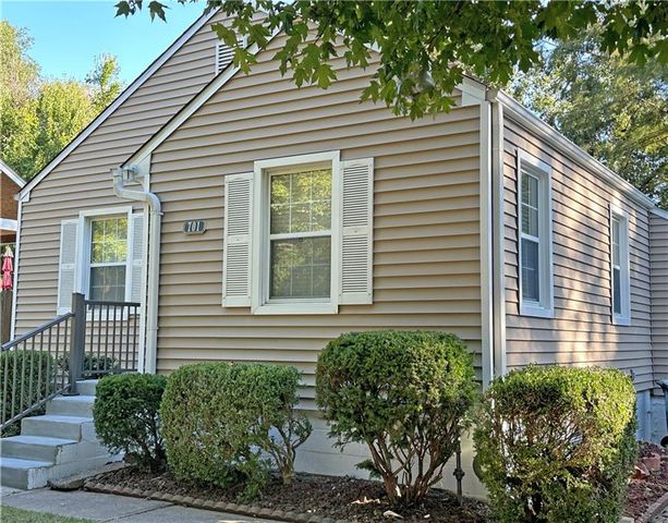 701 W 86th Street, Kansas City, MO 64114
