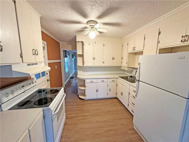 701 W 86th Street, Kansas City, MO 64114