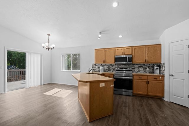 10113 W RASPBERRY Ave, Cheney, WA 99004