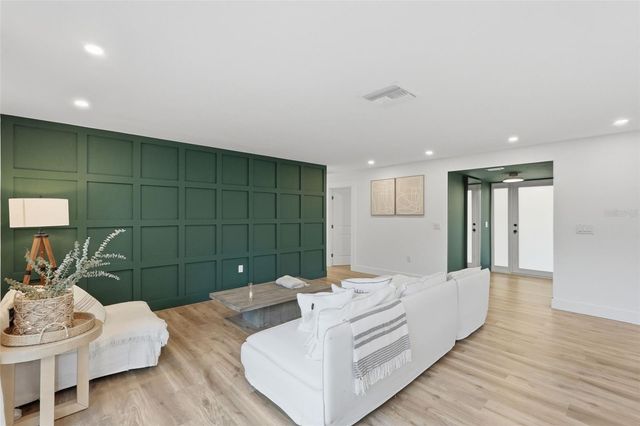 2664 60TH AVENUE S, St Petersburg, FL 33712