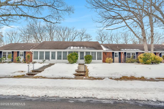 111B Edinburgh Lane, Lakewood, NJ 08701