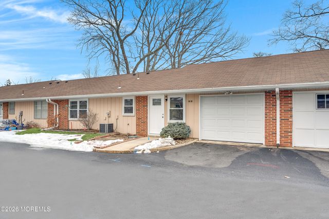 111B Edinburgh Lane, Lakewood, NJ 08701