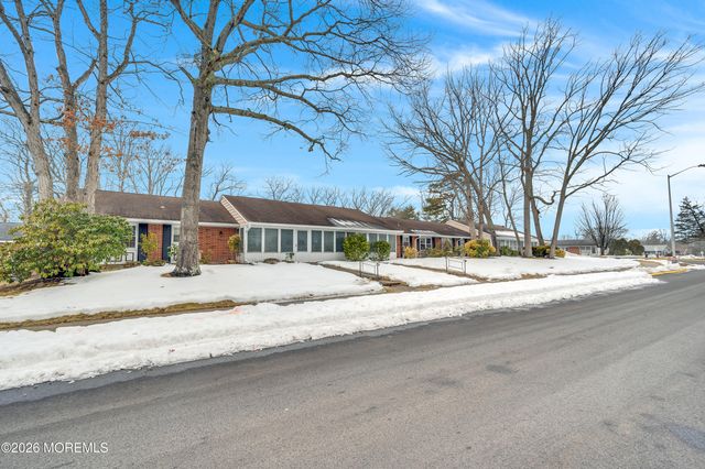 111B Edinburgh Lane, Lakewood, NJ 08701