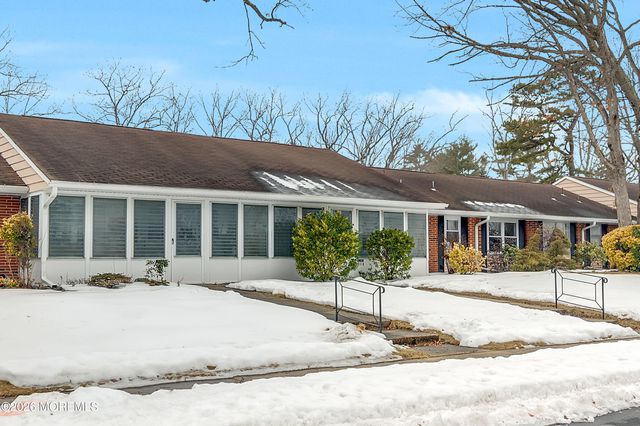 111B Edinburgh Lane, Lakewood, NJ 08701