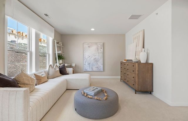 14 Emerald Run 62, Shrewsbury, MA 01545