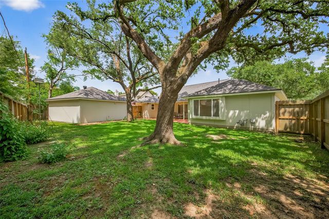 2715 Kenross Street, Houston, TX 77043