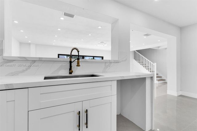 13930 Van Buren Street, Miami, FL 33176