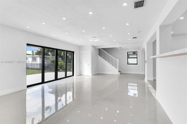 13930 Van Buren Street, Miami, FL 33176