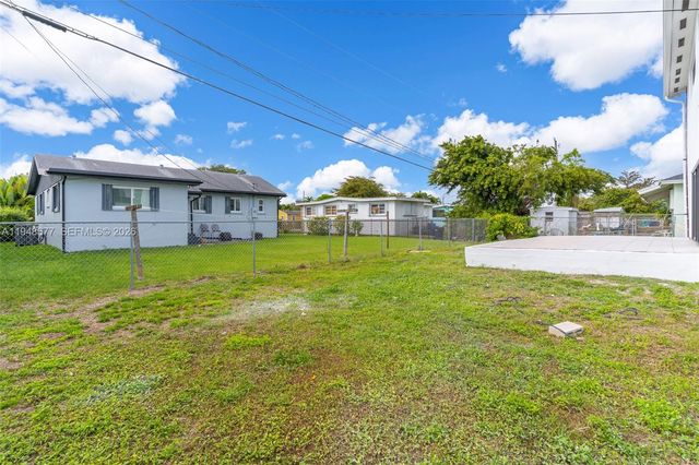 13930 Van Buren Street, Miami, FL 33176